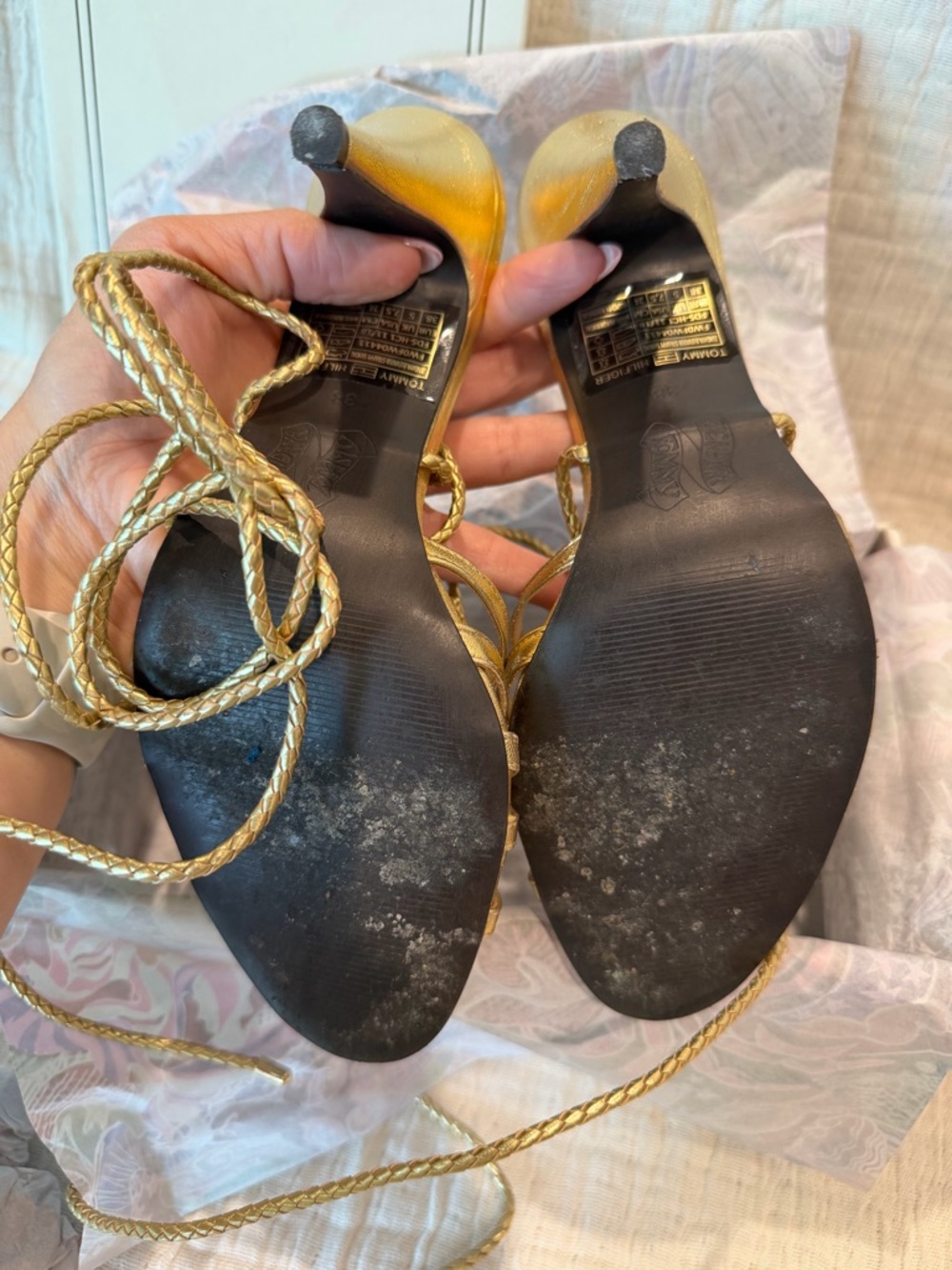 Zendaya X Tommy Hilfiger Gold Heels 🤩 - Picture 8 of 12
